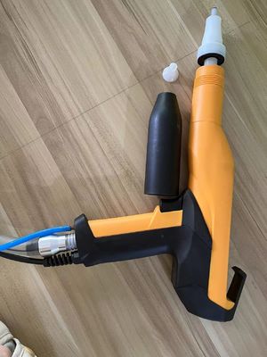 Metallbeschichtungsmaschine und Sprühsystem  OptiFlex 2 Pulverbeschichtungs-Sprühpistole mit Steuerungseinheit